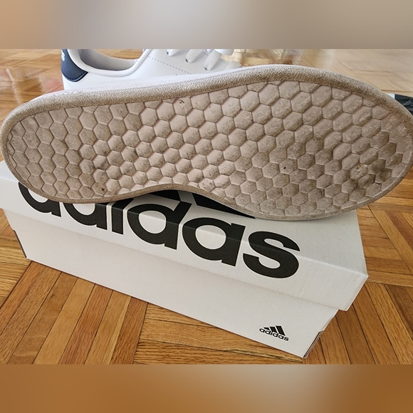 Lightly worn Advantage Adidas white sneakers - Picture 3 of 4